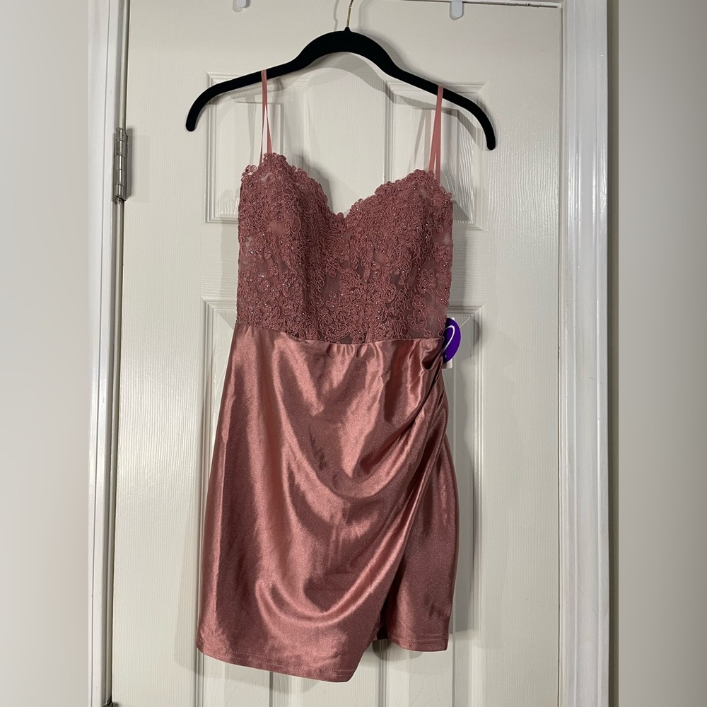 Brand new Windsor Strapless Mauve Lace Dress